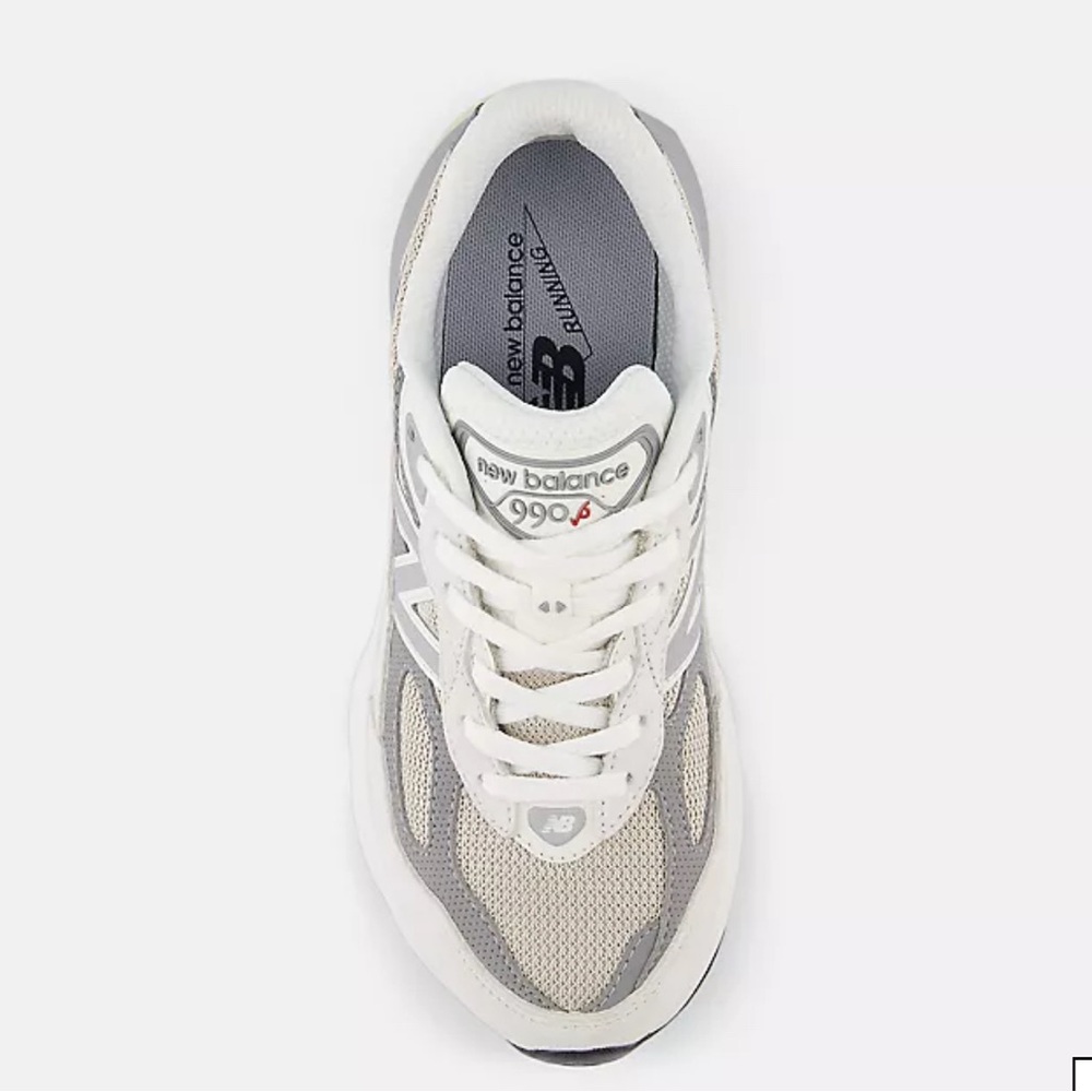 Kids New Balance 990v6 size 5 NWT